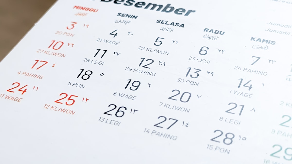 Calendar showing important Texas employment discrimination and retaliation claim filing deadlines